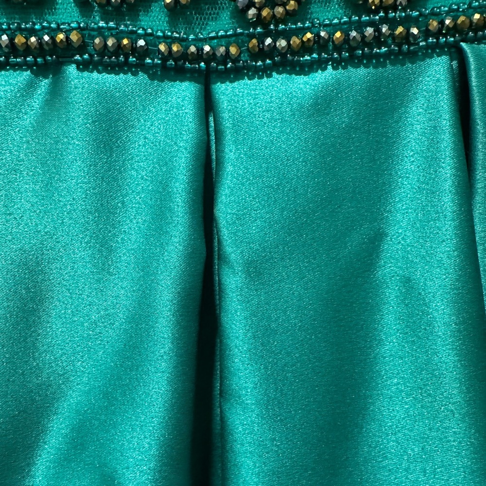 Vienna Prom Deep Aqua Sleeveless V-neck Plunge Gown - Picture 11 of 15
